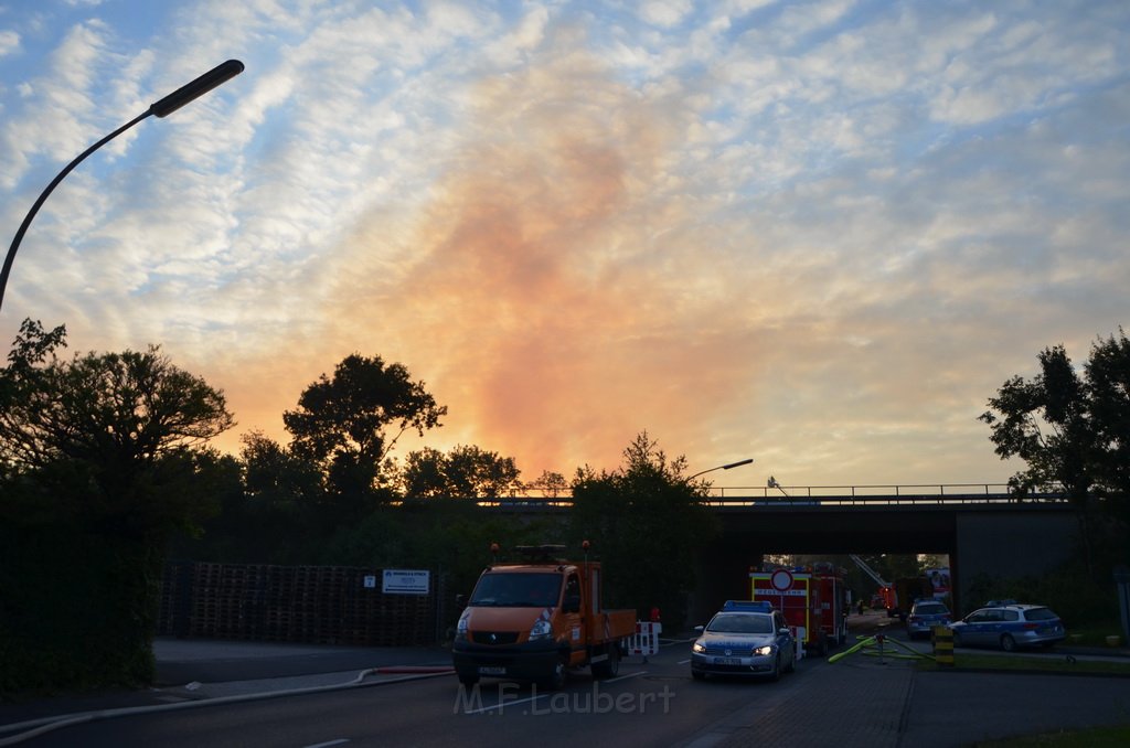 Grossfeuer Poco Lager Koeln Porz Gremberghoven Hansestr P467.JPG - Miklos Laubert